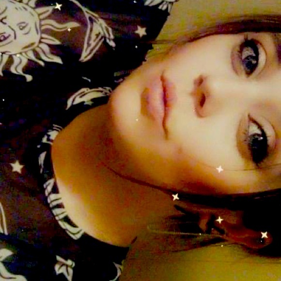 Meet your Posher, Ash - Picture 1 of 1